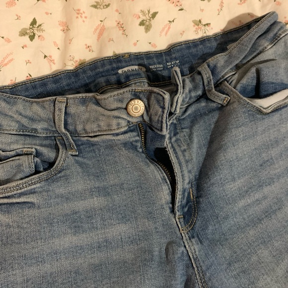 Old Navy Rockstar Super Skinny Jeans - Picture 4 of 8